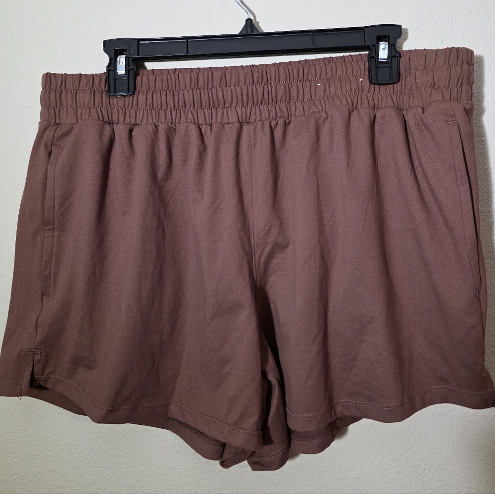 NWOT Xersion Womens Mocha Athletic Shorts